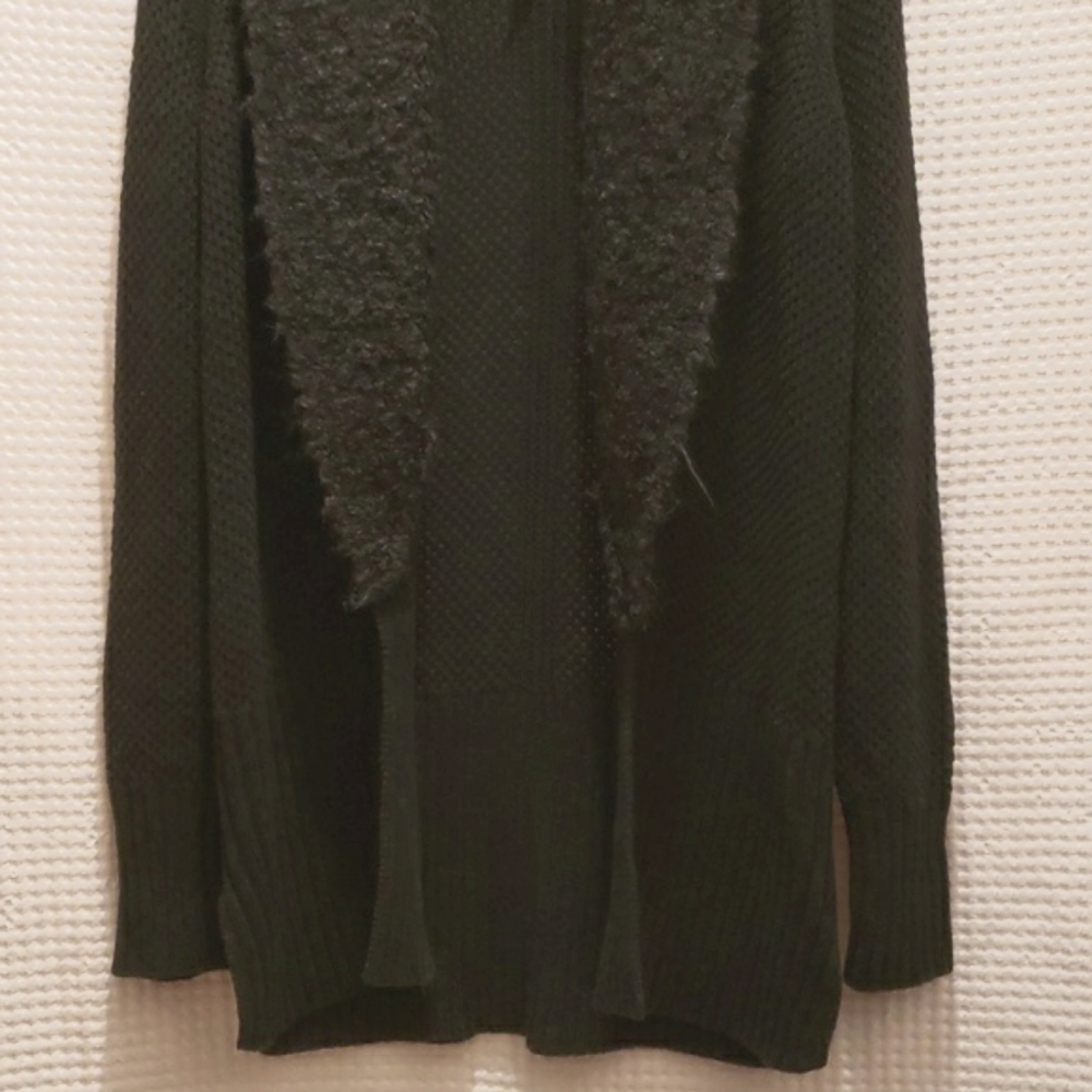 80% Off The Tagged Price - BANANA REPUBLIC gray cardigan - Picture 3 of 6